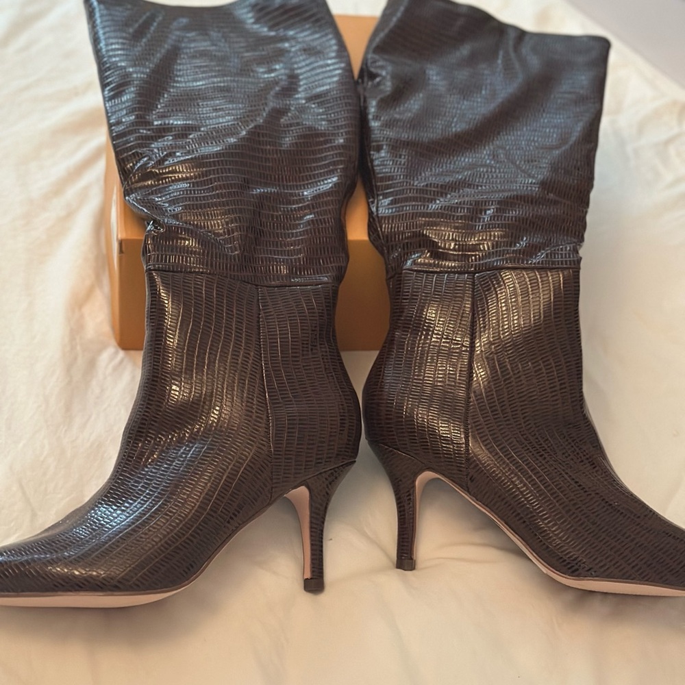 Gorgeous FAUX snake skin knee-high boot brown color brand new never worn